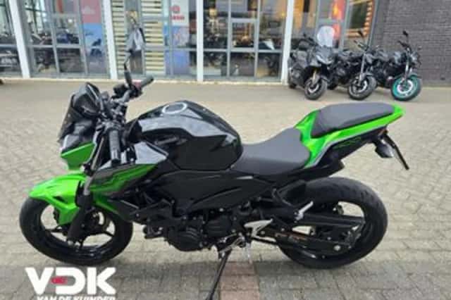 Kawasaki Z400 (2020) thumbnail 3