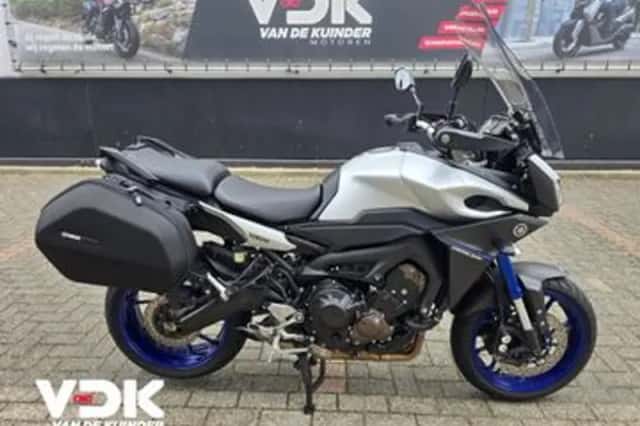 Yamaha Tracer 900 (2016) thumbnail 1