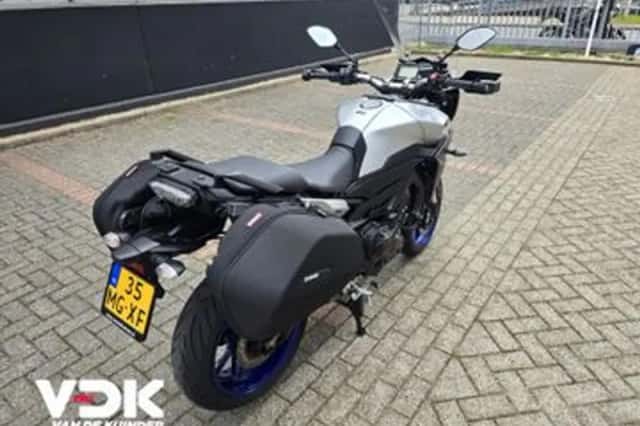 Yamaha Tracer 900 (2016) thumbnail 4