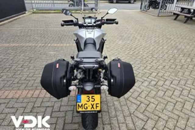 Yamaha Tracer 900 (2016) thumbnail 5