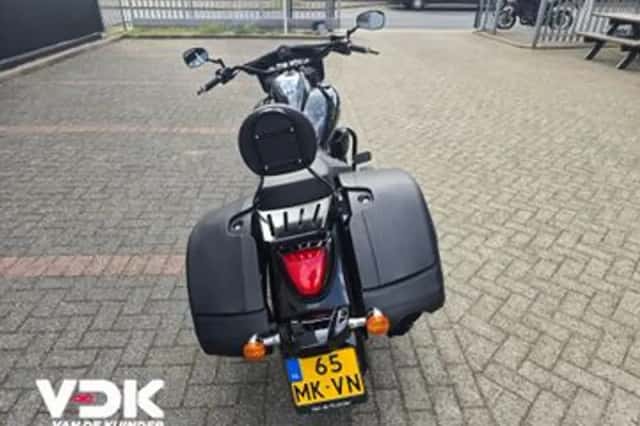 Suzuki Intruder C 1500 BT (2013) thumbnail 5