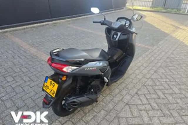 Yamaha N Max 155 (2022) thumbnail 4
