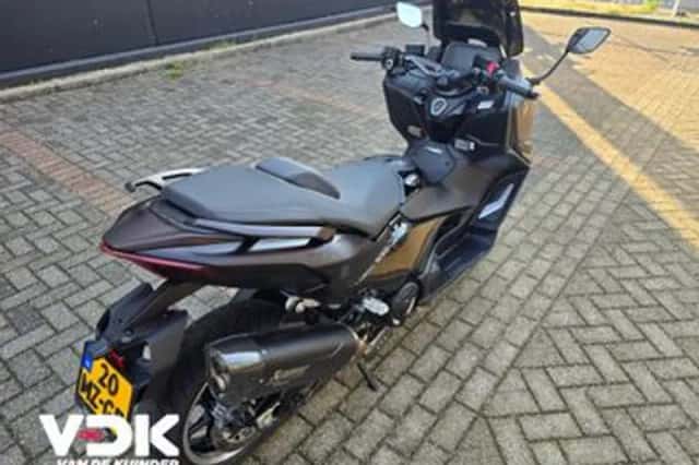 Yamaha T MAX (2025) thumbnail 4