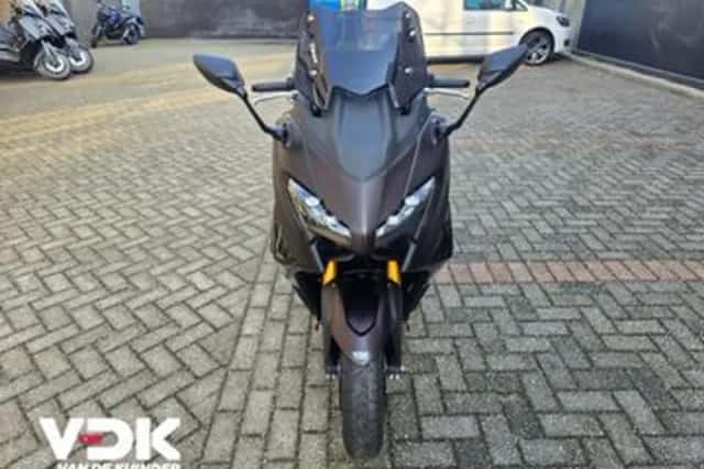 Yamaha T MAX (2025) thumbnail 6