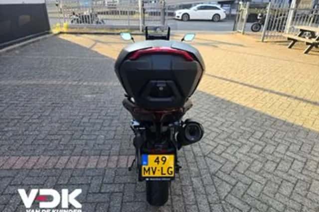 Yamaha T MAX (2024) thumbnail 5