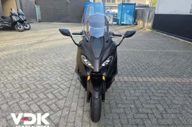 Yamaha T MAX (2024) thumbnail 6