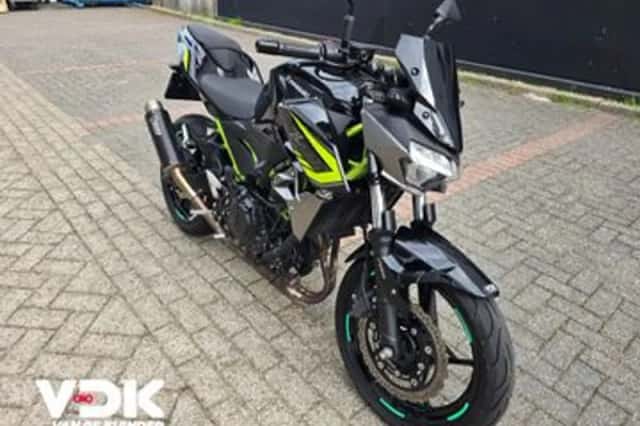 Kawasaki Z400 (2021) thumbnail 2
