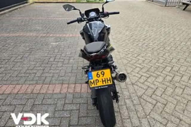 Kawasaki Z400 (2021) thumbnail 5