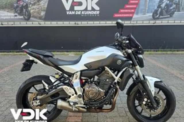 Yamaha MT-07 (2015) thumbnail 1