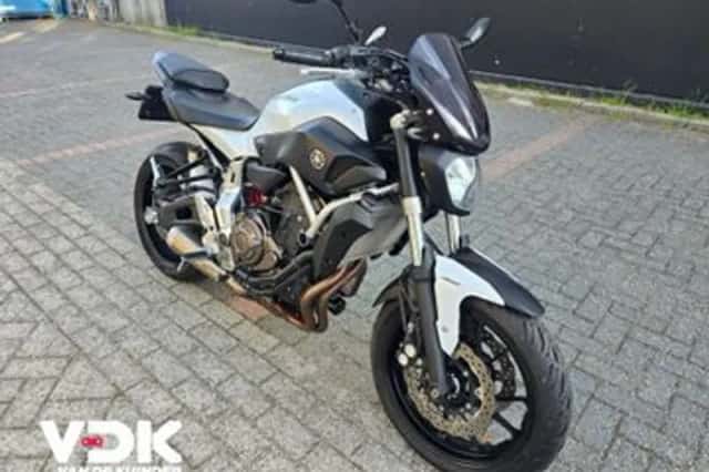Yamaha MT-07 (2015) thumbnail 2