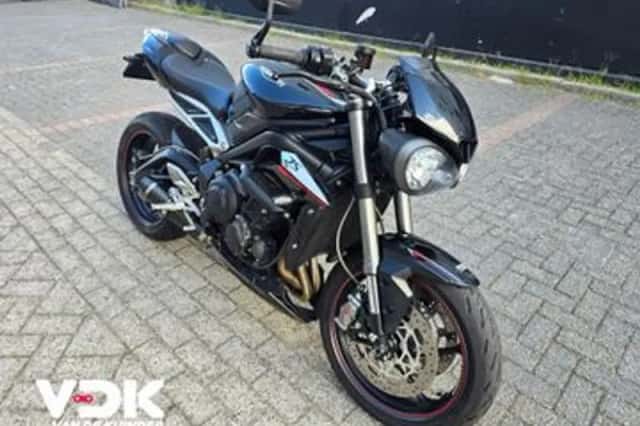 Triumph Street Triple RS (2017) thumbnail 2
