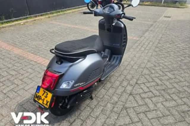 Vespa GTS 300 (2021) thumbnail 4