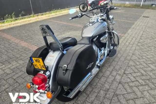 Suzuki Intruder C 800 (2006) thumbnail 4