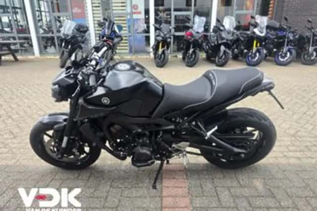 Yamaha MT-09 (2018) thumbnail 3