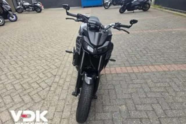 Yamaha MT-09 (2018) thumbnail 6