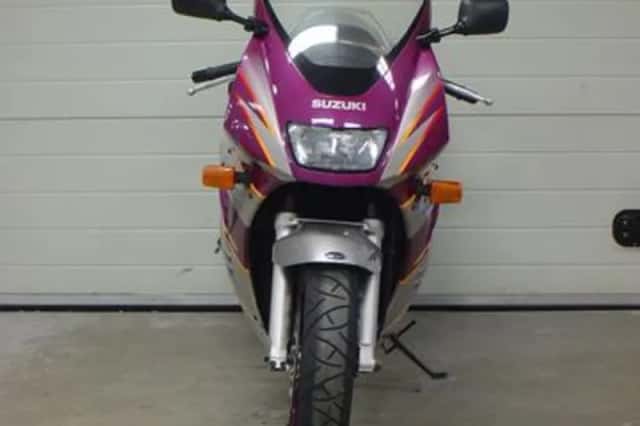 Suzuki RF 900RR (1995) thumbnail 2
