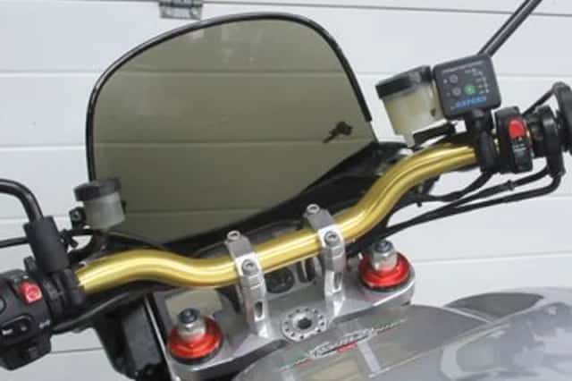 Aprilia Tuono (2005) thumbnail 6