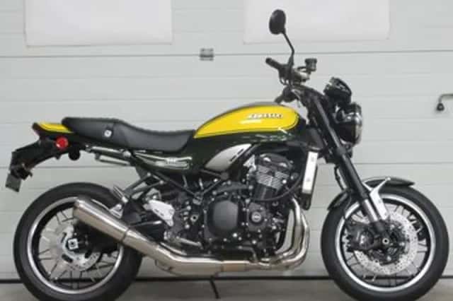 Kawasaki Z900RS (2024) thumbnail 1
