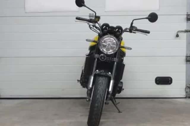 Kawasaki Z900RS (2024) thumbnail 2
