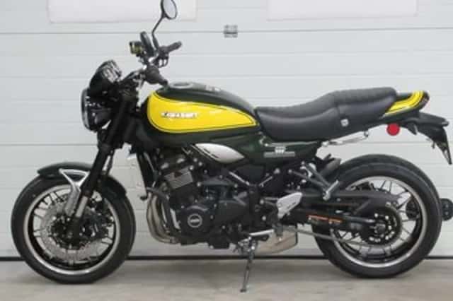 Kawasaki Z900RS (2024) thumbnail 3