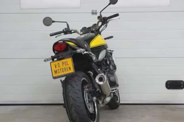 Kawasaki Z900RS (2024) thumbnail 4