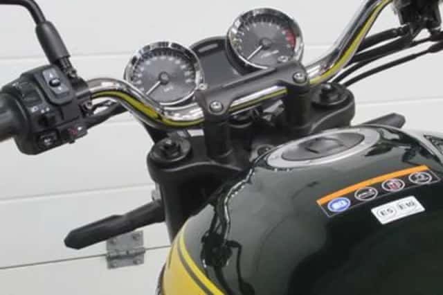 Kawasaki Z900RS (2024) thumbnail 6