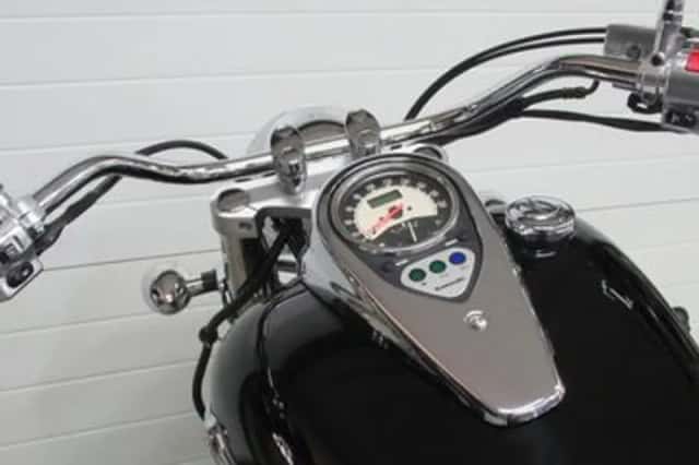Kawasaki VN 900 (2008) thumbnail 6