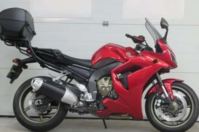 Yamaha FZ 1 Fazer (2010) thumbnail 1