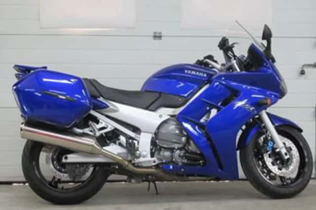 Yamaha FJR1300 (2002) thumbnail 1