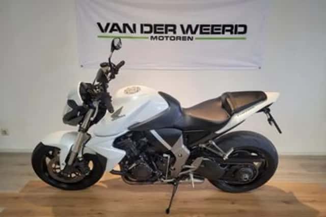 Honda CB1000R (2012) thumbnail 2