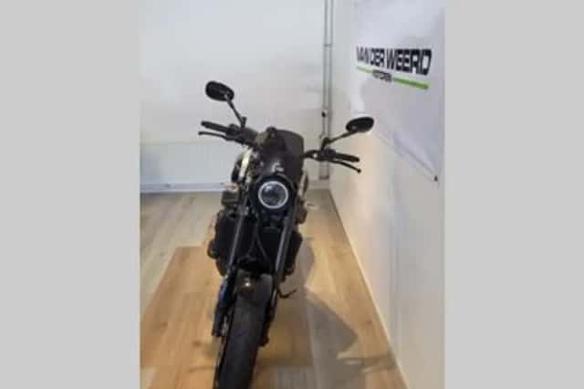 Yamaha XSR900 (2016) thumbnail 3