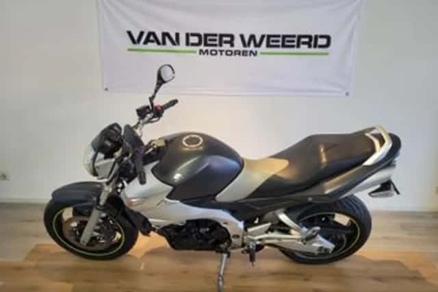 Suzuki GSR600 (2007) thumbnail 2