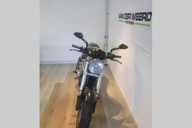 Ducati Monster 620 Dark (2002) thumbnail 3