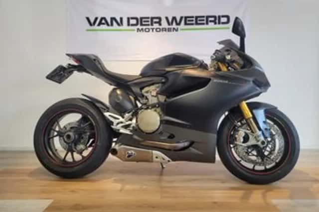Ducati Panigale 1199 S (2015) thumbnail 1