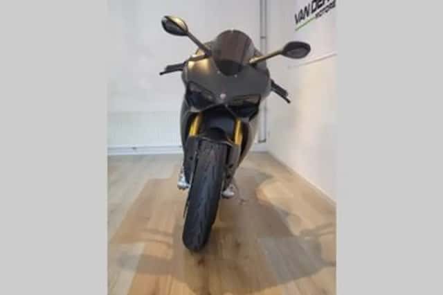 Ducati Panigale 1199 S (2015) thumbnail 3