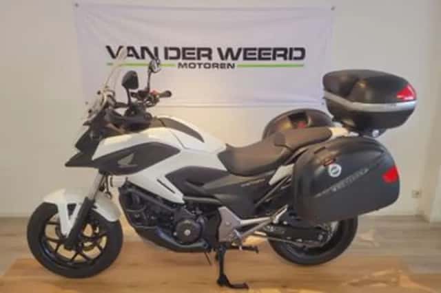 Honda NC750X (2015) thumbnail 2
