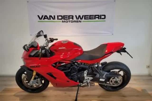 Ducati Supersport S (2017) thumbnail 2