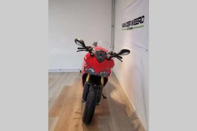 Ducati Supersport S (2017) thumbnail 3
