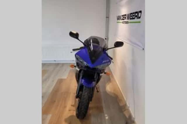 Yamaha YZF-R6 (2003) thumbnail 3