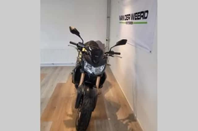 Kawasaki Z 750R (2013) thumbnail 3