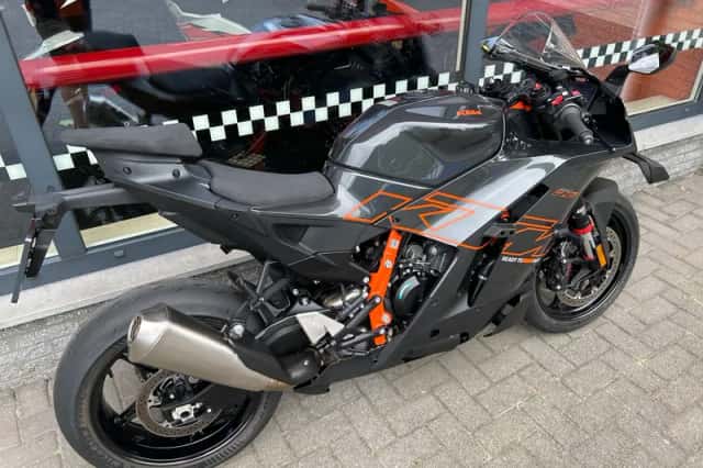 KTM 990 Zo goed als KTM 990 RC R. motor dus eventueel ook zakelijk te rijden (2026) thumbnail 3