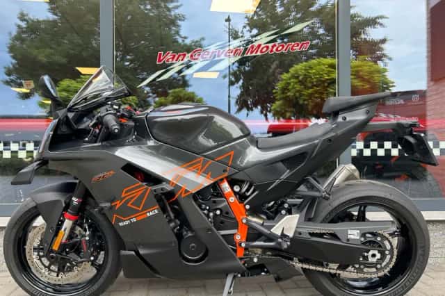 KTM 990 Zo goed als KTM 990 RC R. motor dus eventueel ook zakelijk te rijden (2026) thumbnail 5