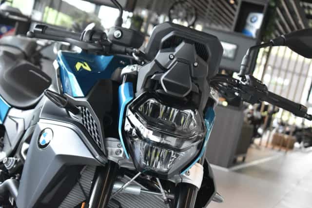 BMW F 900 R Snapper Rocks Blue (2026) thumbnail 4
