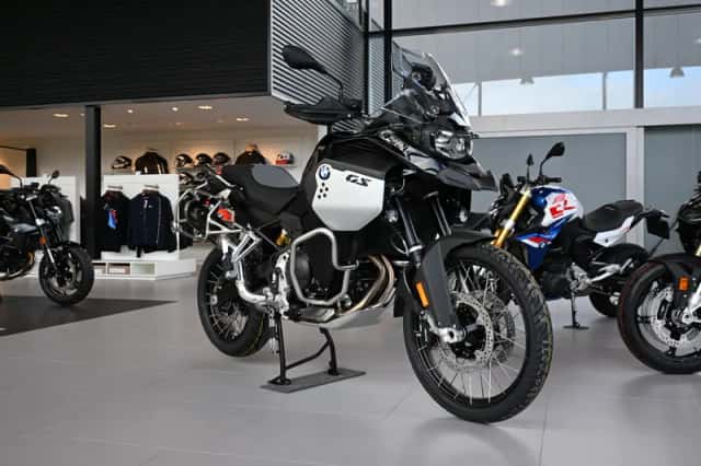 BMW F 900 GS Adventure Triple Black (2026) thumbnail 3
