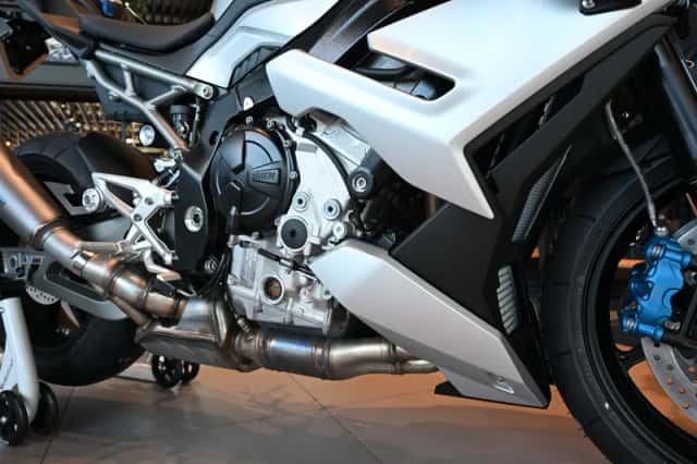 BMW M 1000 R White Aluminium metallic (2026) thumbnail 6