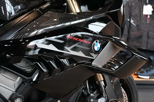 BMW S 1000 RR Blackstorm (2025) thumbnail 6