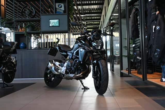 BMW F 900 R Triple Black (2026) thumbnail 3