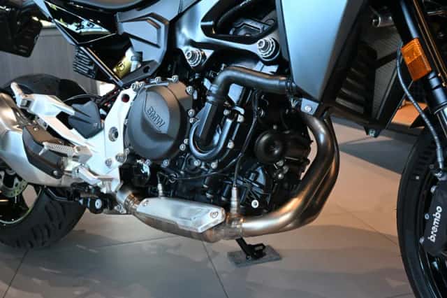BMW F 900 R Triple Black (2026) thumbnail 5