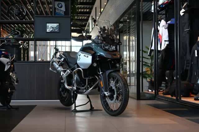 BMW F 900 GS Adventure Sage Green (2026) thumbnail 3