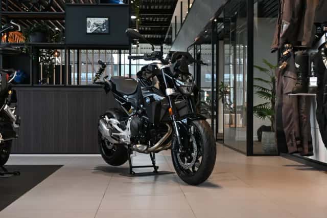 BMW F 900 R Triple Black (2026) thumbnail 3